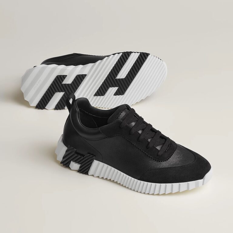 Sneakers Bouncing